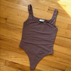 Aritzia Babaton Contour Bodysuit